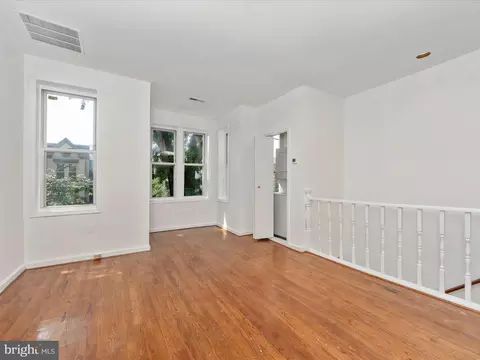 Living - 121 Thomas St NW, Washington, DC 20001 photo 7 of 10