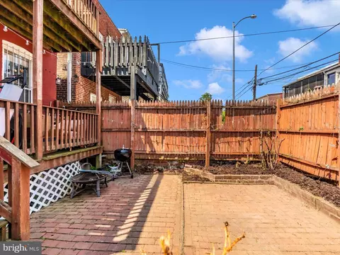 Exterior - 121 Thomas St NW, Washington, DC 20001 photo 5 of 10