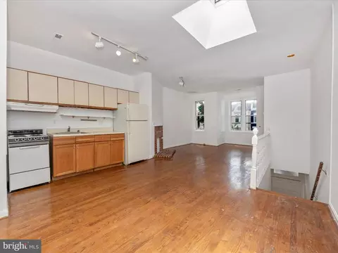 Living - 121 Thomas St NW, Washington, DC 20001 photo 2 of 10