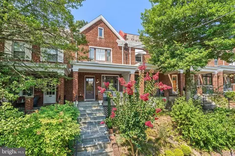 2106 Huidekoper Pl NW, Washington, DC 20007