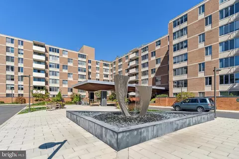 2939 Van Ness St NW #948, Washington, DC 20008