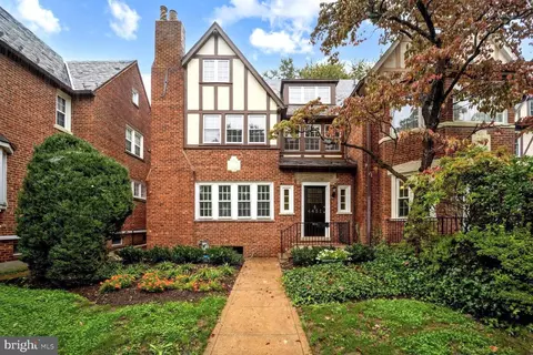 4451 Greenwich Pkwy NW, Washington, DC 20007