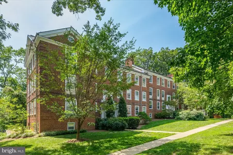 3400 39th St NW #F720, Washington, DC 20016