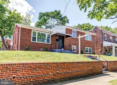 4627 Clay St NE, Washington, DC 20019