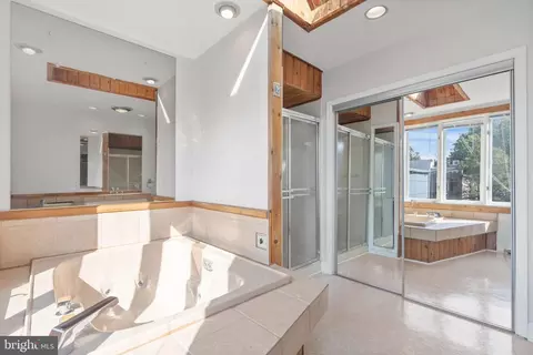 Bath - 642 9th St NE, Washington, DC 20002 photo 1 of 3