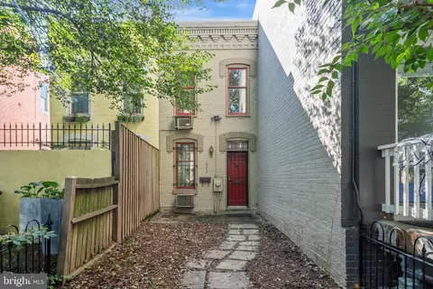 642 9th St NE, Washington, DC 20002