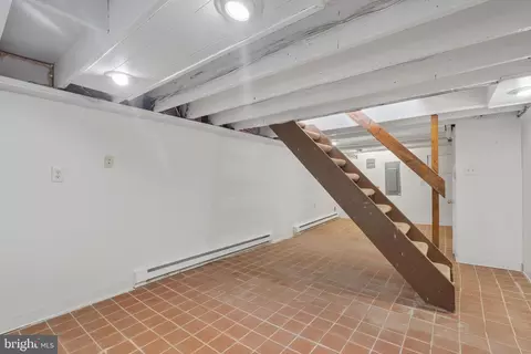 Entry Way - 642 9th St NE, Washington, DC 20002 photo 4 of 5