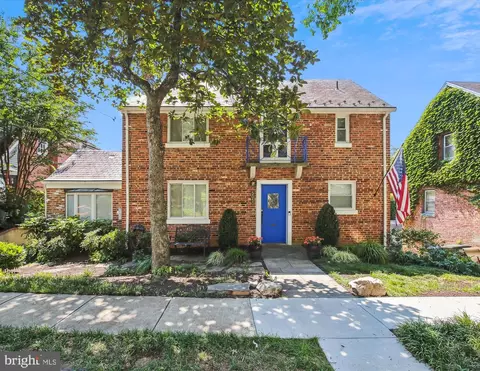 5050 Fulton St NW, Washington, DC 20016