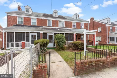 3959 Ames St NE, Washington, DC 20019