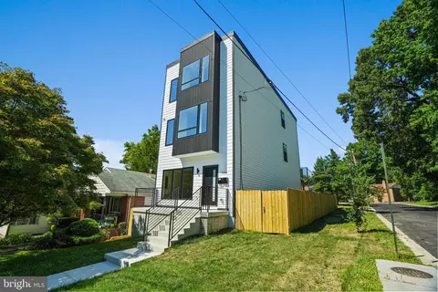 3246 M St SE, Washington, DC 20019