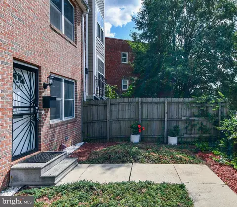 1145 Summit St NE, Washington, DC 20002