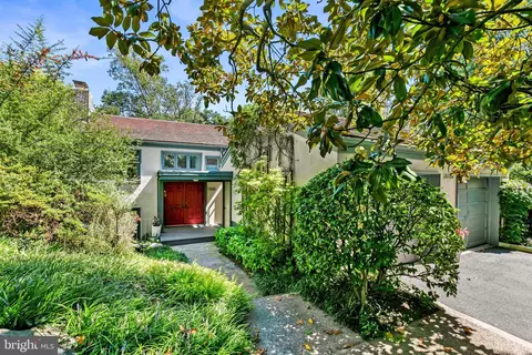 2808 Battery Pl NW, Washington, DC 20016