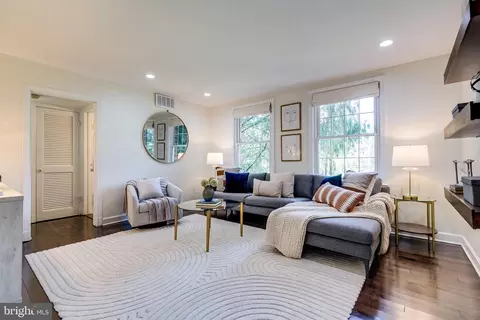 2724 Ordway St NW #4, Washington, DC 20008