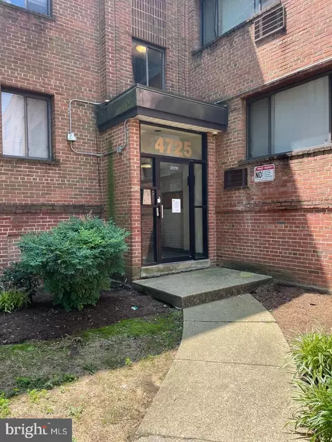 4725 1st St SW #102, Washington, DC 20032
