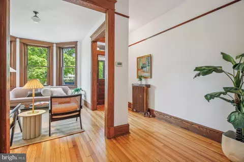 Entry Way - 421 G St NE, Washington, DC 20002 photo 1 of 3