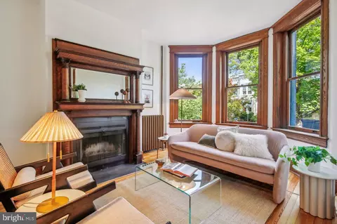 Living - 421 G St NE, Washington, DC 20002 photo 1 of 1
