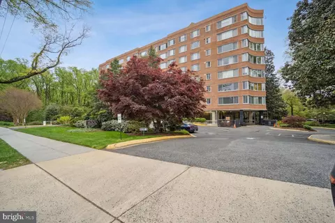 4200 Cathedral Ave NW #710, Washington, DC 20016