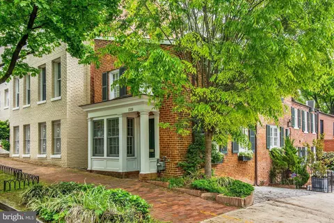 1319 34th St NW, Washington, DC 20007