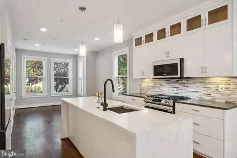 315 I St NE #1, Washington, DC 20002