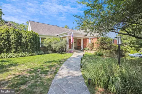 5724 Moreland St NW, Washington, DC 20015
