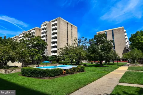 240 M St SW #E310, Washington, DC 20024 photo 2
