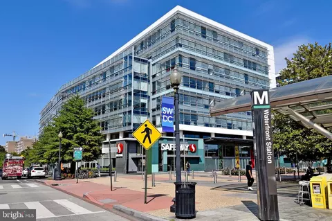 240 M St SW #E310, Washington, DC 20024 photo 28