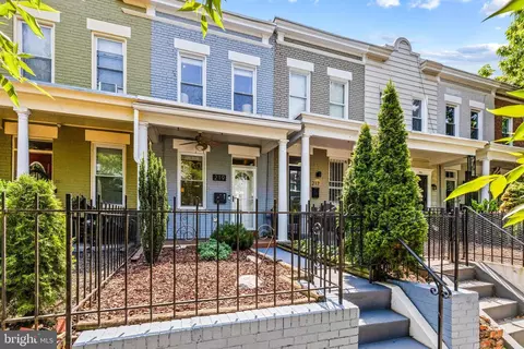 219 14th Pl NE, Washington, DC 20002