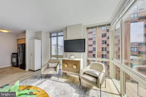 1000 New Jersey Ave SE #824, Washington, DC 20003