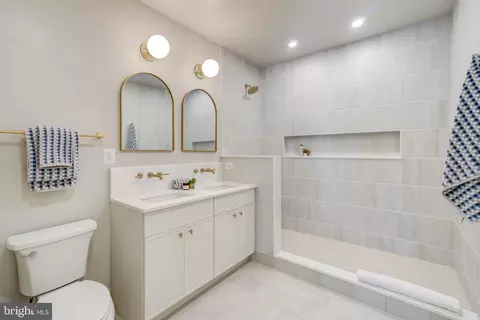 Bath - 508 12th St NE, Washington, DC 20002 photo 4 of 5