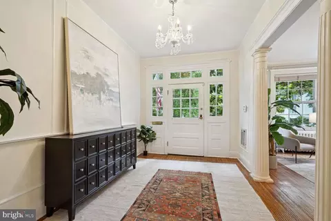 2614 Woodley Pl NW, Washington, DC 20008