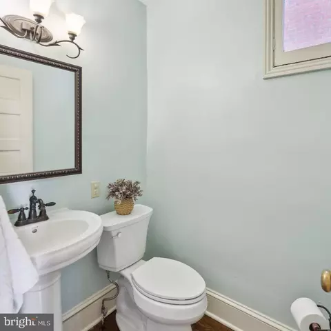 22 16th St NE, Washington, DC 20002 photo 14