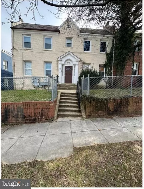 4937 1st St NW, Washington, DC 20011
