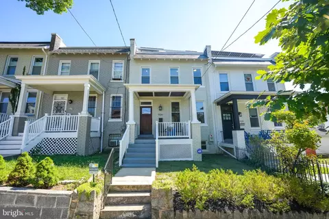 904 Crittenden St NW, Washington, DC 20011