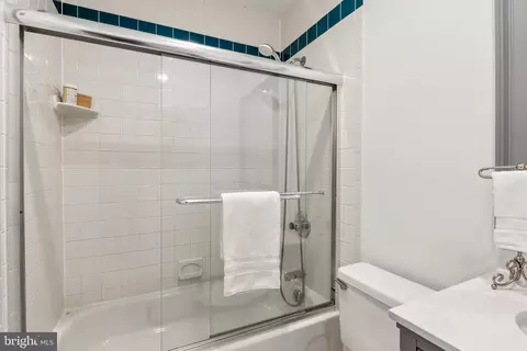 3205 Sutton Pl NW #A, Washington, DC 20016 photo 25