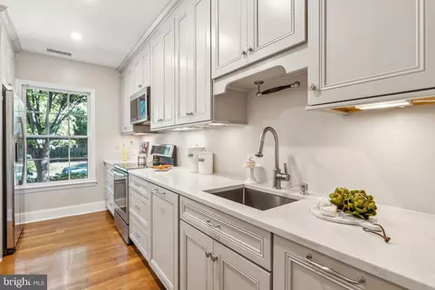 3205 Sutton Pl NW #A, Washington, DC 20016 photo 14