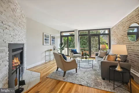 329 N Sw SW #329, Washington, DC 20024