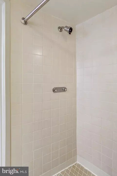 1426 Rhode Island Ave NW #E, Washington, DC 20005 photo 14