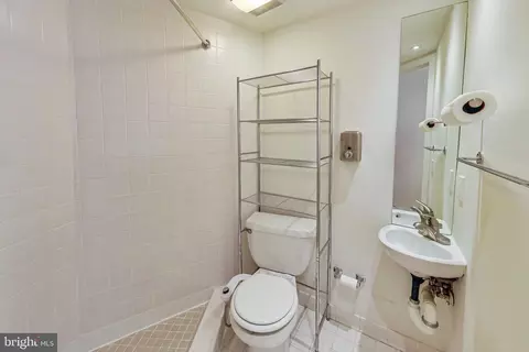 1426 Rhode Island Ave NW #E, Washington, DC 20005 photo 13