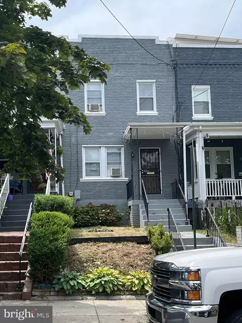 5118 8th St NW, Washington, DC 20011