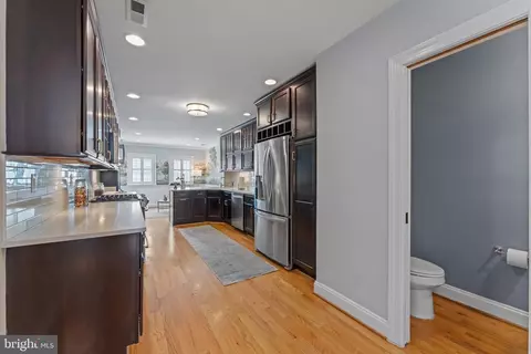 Entry Way - 1007 K St NE, Washington, DC 20002 photo 1 of 7