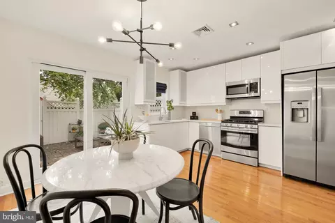 31 17th St SE, Washington, DC 20003