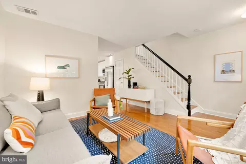 31 17th St SE, Washington, DC 20003 photo 6