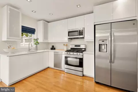 31 17th St SE, Washington, DC 20003 photo 8