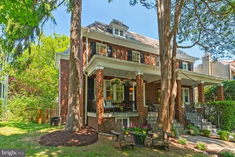 3725 Veazey St NW, Washington, DC 20016