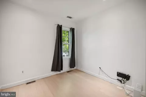 Bedroom - 1423 35th St NW, Washington, DC 20007 photo 4 of 4