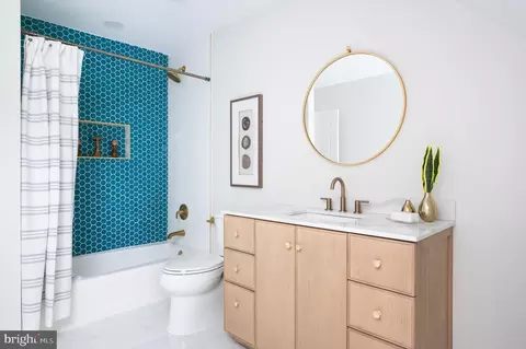 Bath - 2708 44th St NW, Washington, DC 20007 photo 7 of 8