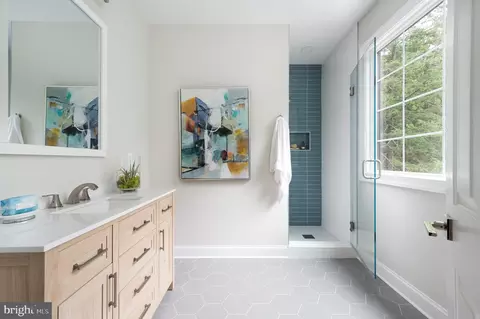 Bath - 2708 44th St NW, Washington, DC 20007 photo 5 of 8