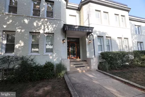 2 17th St SE #207, Washington, DC 20003 photo 1