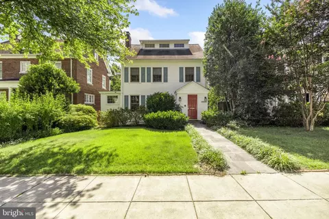 3918 Livingston St NW, Washington, DC 20015
