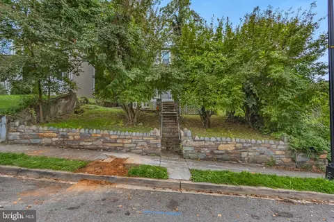 1627 W Se SE, Washington, DC 20020